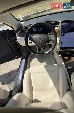Лифтбек Tesla Model S 2017 в 