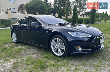 Лифтбек Tesla Model S 2013 в 
