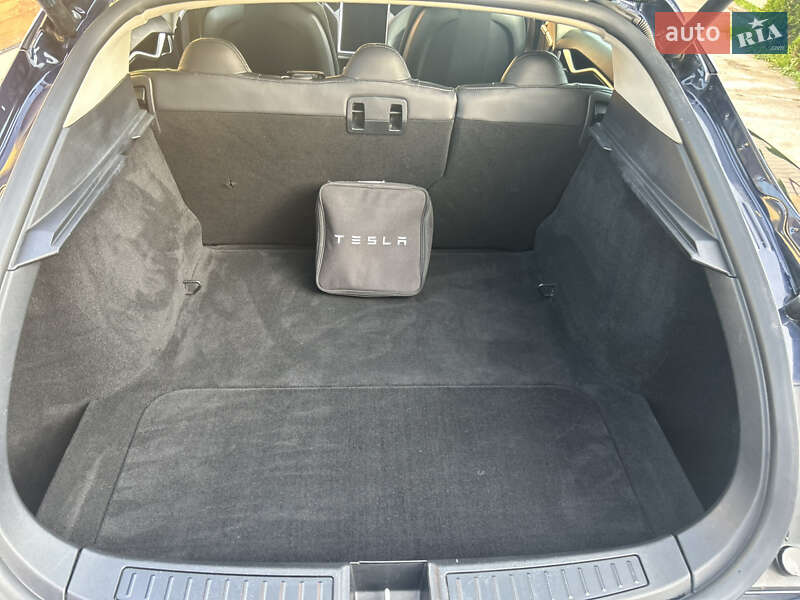 Лифтбек Tesla Model S 2013 в Виннице