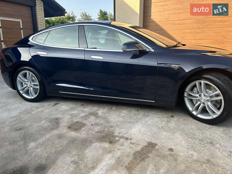 Лифтбек Tesla Model S 2013 в Виннице