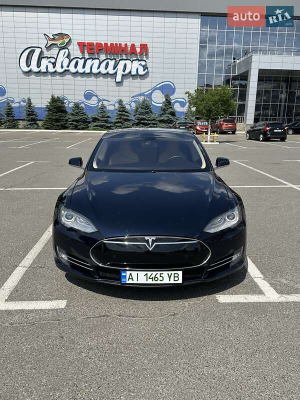 Tesla Model S 2013