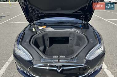 Лифтбек Tesla Model S 2013 в 