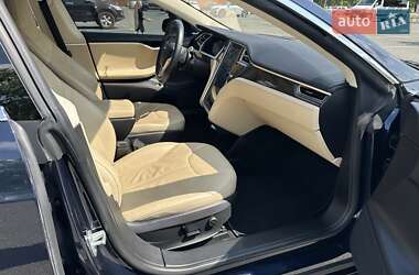 Лифтбек Tesla Model S 2013 в 