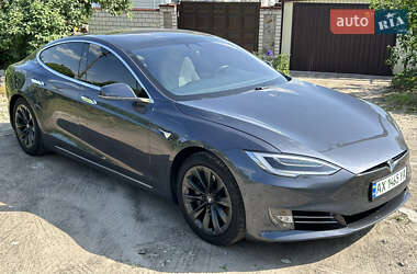 Ліфтбек Tesla Model S 2020 в 