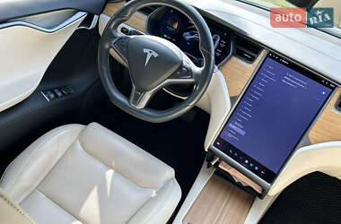 Ліфтбек Tesla Model S 2020 в 