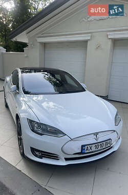 Лифтбек Tesla Model S 2016 в 
