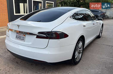 Лифтбек Tesla Model S 2014 в 