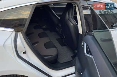 Лифтбек Tesla Model S 2014 в 