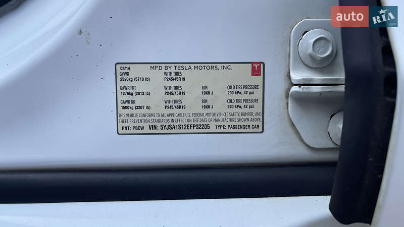 Ліфтбек Tesla Model S 2014 в Кривому Розі