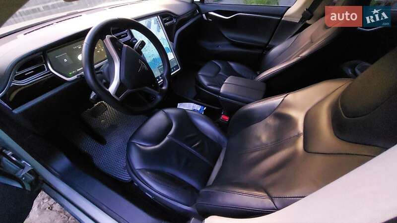 Лифтбек Tesla Model S 2014 в Тернополе фото 14 Лифтбек Tesla Model S 2014 в Тернополе