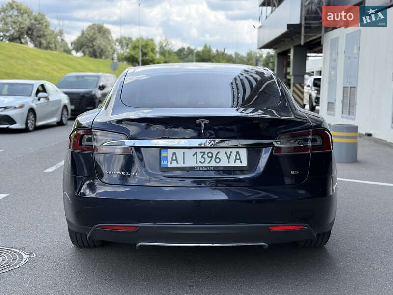 Ліфтбек Tesla Model S 2014 в Києві