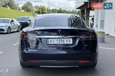 Ліфтбек Tesla Model S 2014 в 