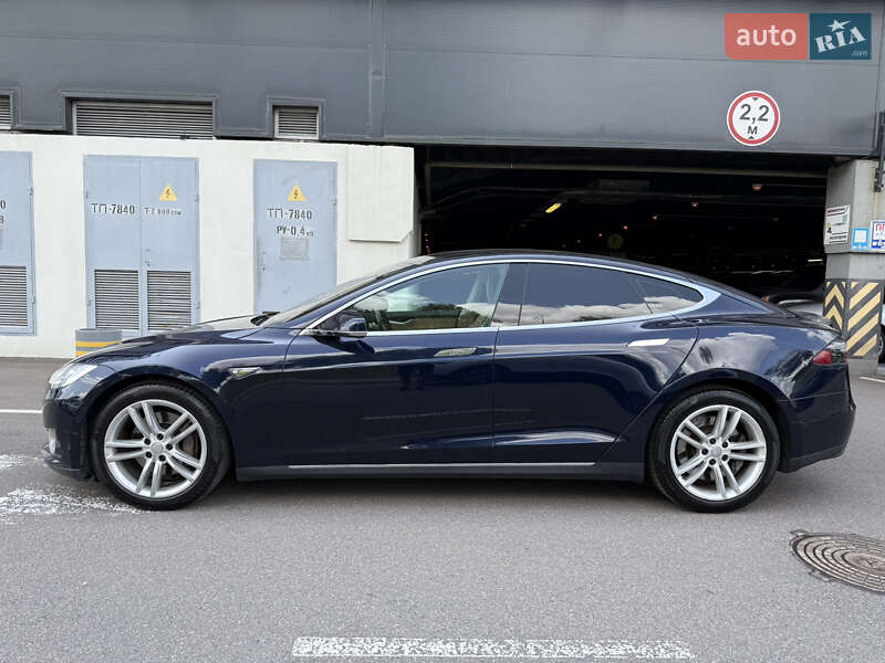 Ліфтбек Tesla Model S 2014 в Києві