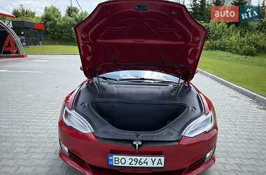 Ліфтбек Tesla Model S 2020 в 