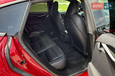 Ліфтбек Tesla Model S 2020 в 