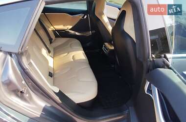 Лифтбек Tesla Model S 2015 в 