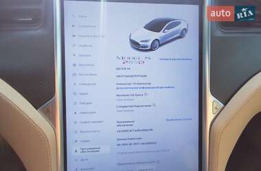 Лифтбек Tesla Model S 2015 в 