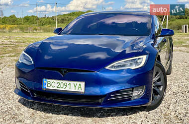 Лифтбек Tesla Model S 2019 в 