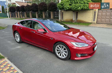 Лифтбек Tesla Model S 2016 в 