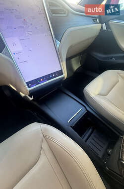 Лифтбек Tesla Model S 2016 в 
