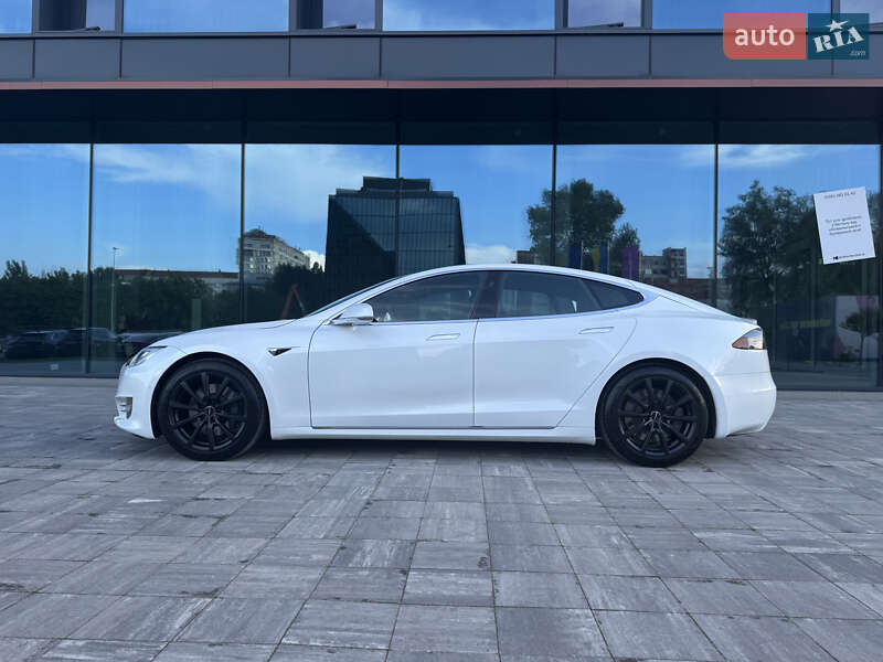 Лифтбек Tesla Model S 2020 в Киеве фото 3 Лифтбек Tesla Model S 2020 в Киеве