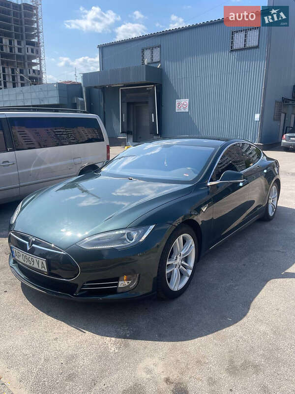 Ліфтбек Tesla Model S 2014 в Запоріжжі