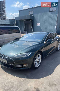 Ліфтбек Tesla Model S 2014 в 