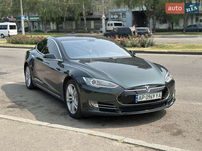 Ліфтбек Tesla Model S 2014 в Запоріжжі