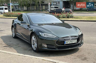 Ліфтбек Tesla Model S 2014 в 