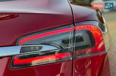 Лифтбек Tesla Model S 2019 в 