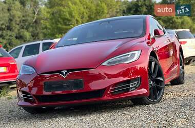 Лифтбек Tesla Model S 2019 в 