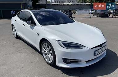 Лифтбек Tesla Model S 2017 в 