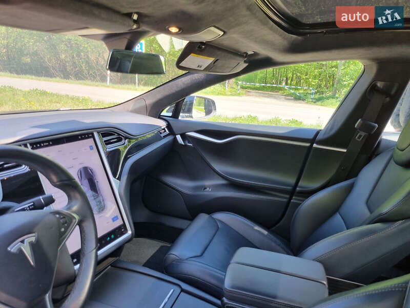 Ліфтбек Tesla Model S 2017 в Києві