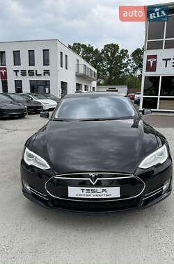 Лифтбек Tesla Model S 2013 в 