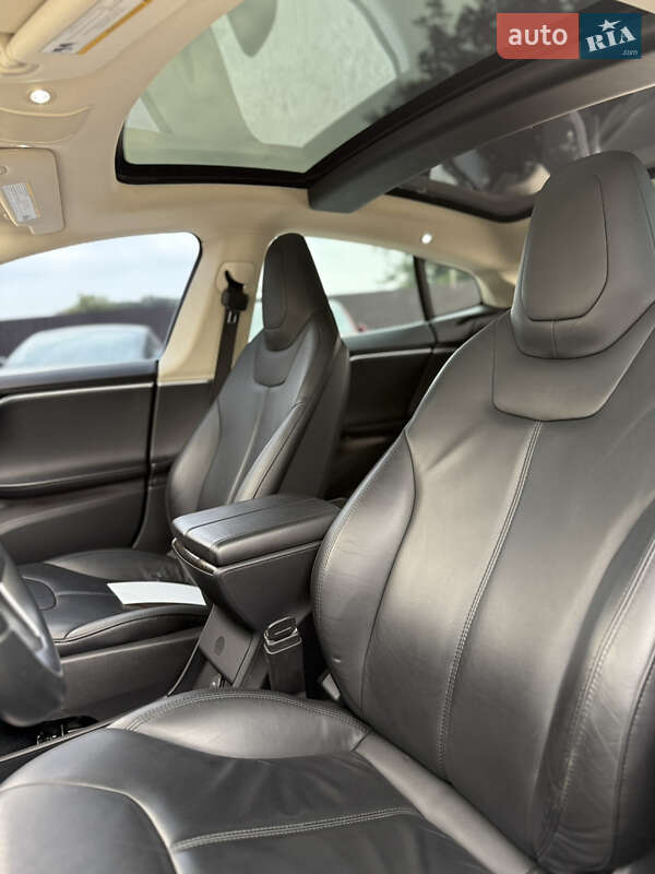 Ліфтбек Tesla Model S 2013 в Вінниці