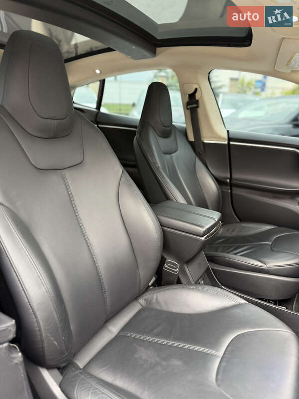 Ліфтбек Tesla Model S 2013 в Вінниці