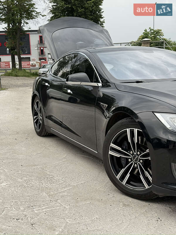 Ліфтбек Tesla Model S 2013 в Вінниці