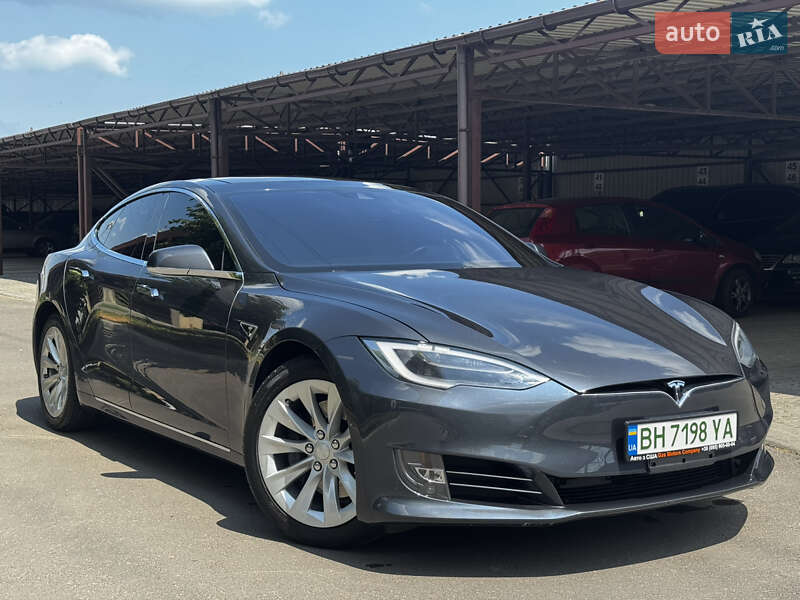 Tesla Model S 2016