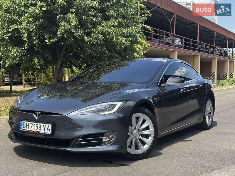 Лифтбек Tesla Model S 2016 в Одессе
