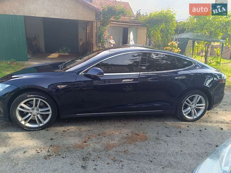 Лифтбек Tesla Model S 2013 в Житомире