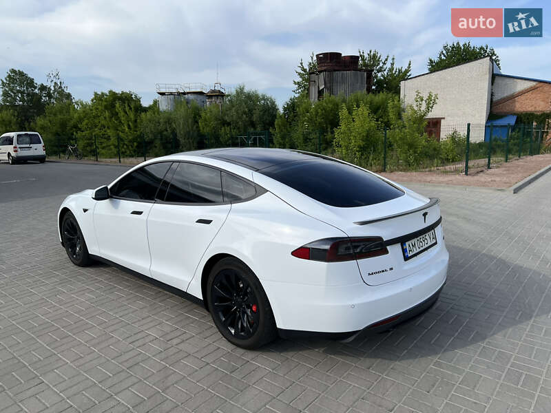 Ліфтбек Tesla Model S 2014 в Житомирі