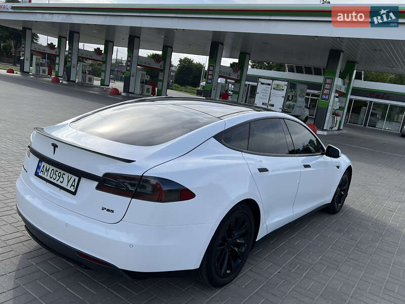 Ліфтбек Tesla Model S 2014 в Житомирі