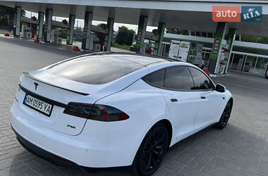 Ліфтбек Tesla Model S 2014 в 
