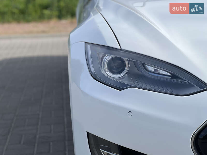 Ліфтбек Tesla Model S 2014 в Житомирі