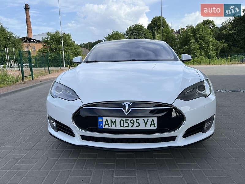 Ліфтбек Tesla Model S 2014 в Житомирі