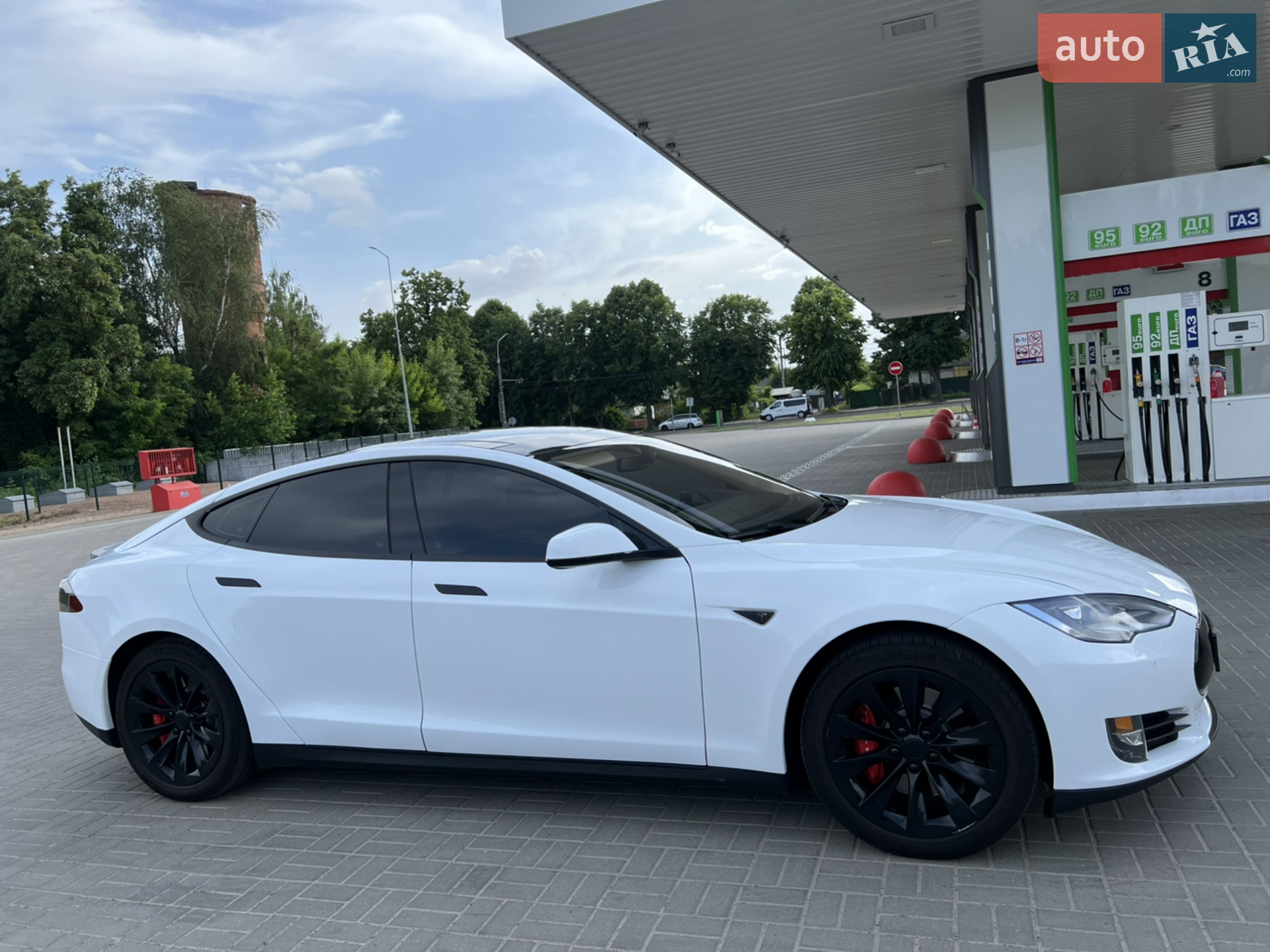 2014 Tesla Model S - мініатюра 27