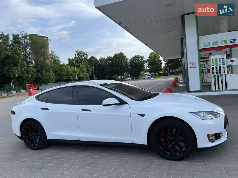 Ліфтбек Tesla Model S 2014 в Житомирі