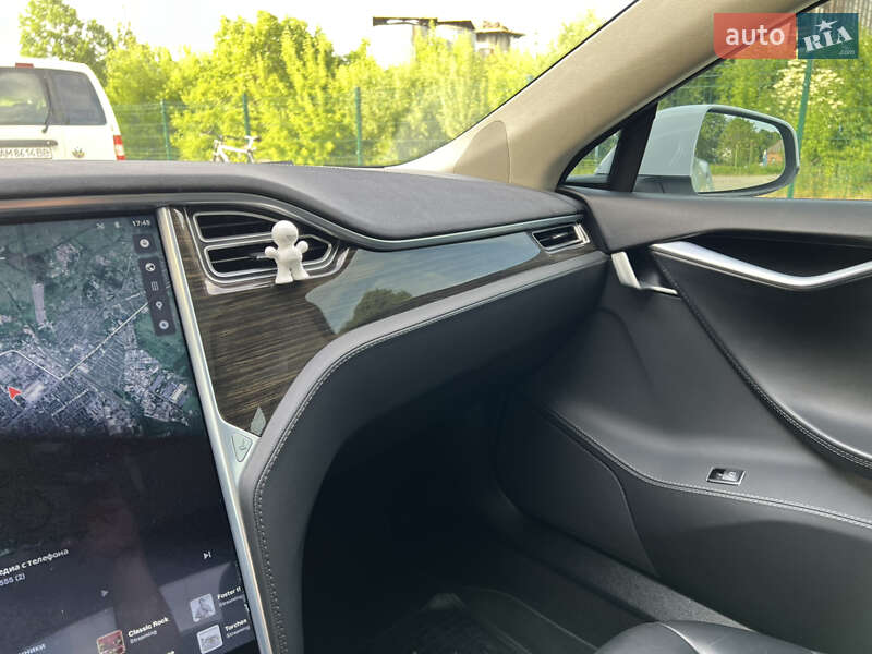 Ліфтбек Tesla Model S 2014 в Житомирі