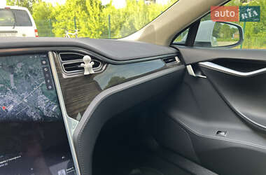 Ліфтбек Tesla Model S 2014 в 