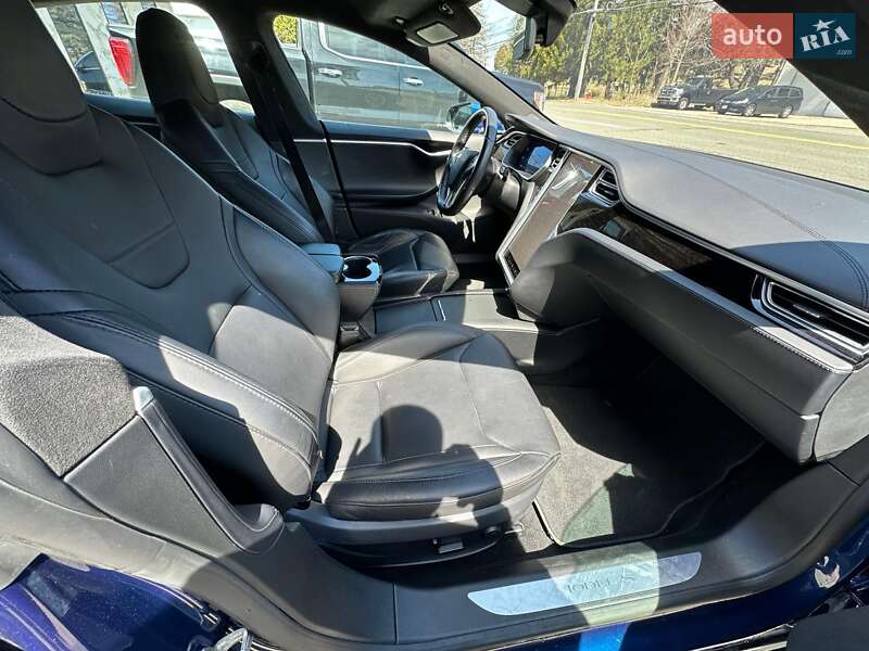 Ліфтбек Tesla Model S 2016 в Черкасах
